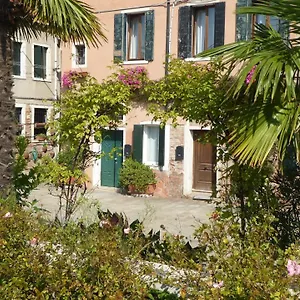 https://sestiere-dorsoduro-a-due-passi-da-zattere.hotelinveneto.com