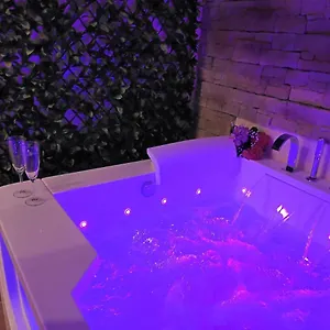 https://historia-vitiello-the-first-experience-suite.hotelitalianriviera.com
